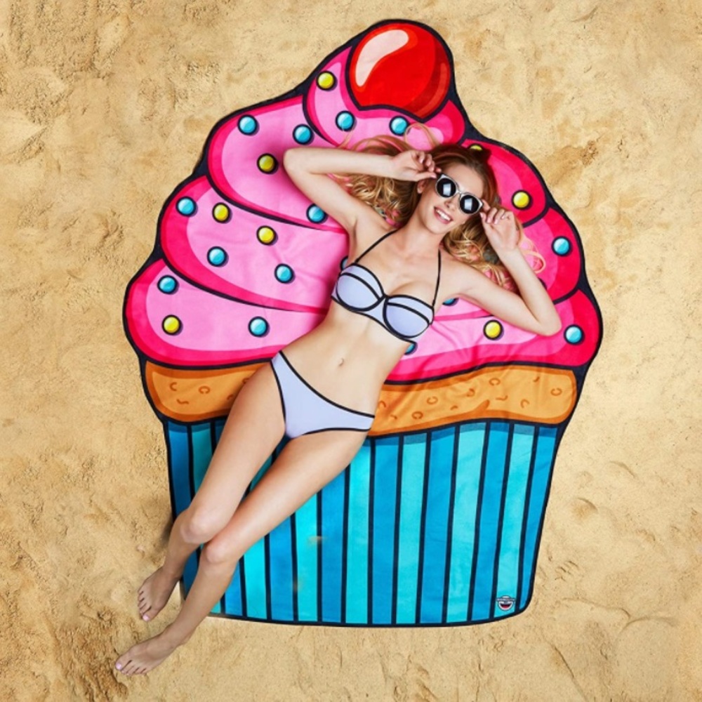 GIANT 5 FT CUPCAKE DESSERT - Beach Towel